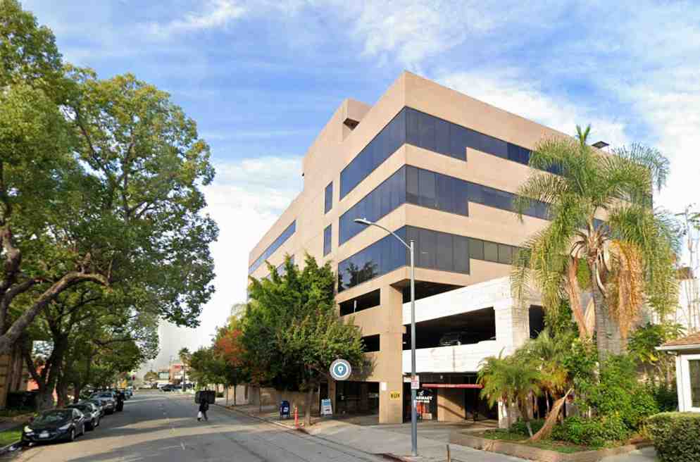 Foot Doctors office in Glendale pictured from the street