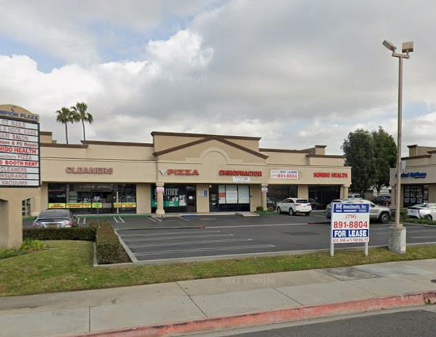 Foot doctor and podiatrist office in Lakewood building complex